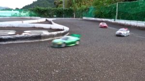 お客さん達がMシャーシでチキチキ走行